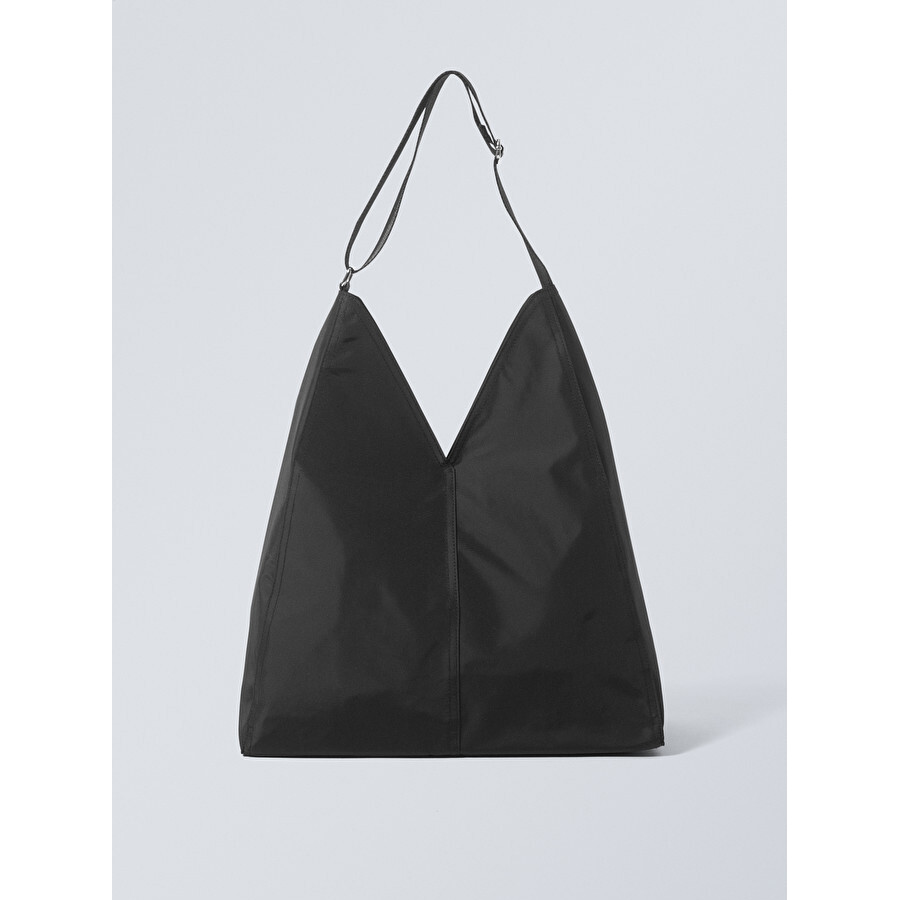 

Сумка Weekday Nylon Shoulder, черный