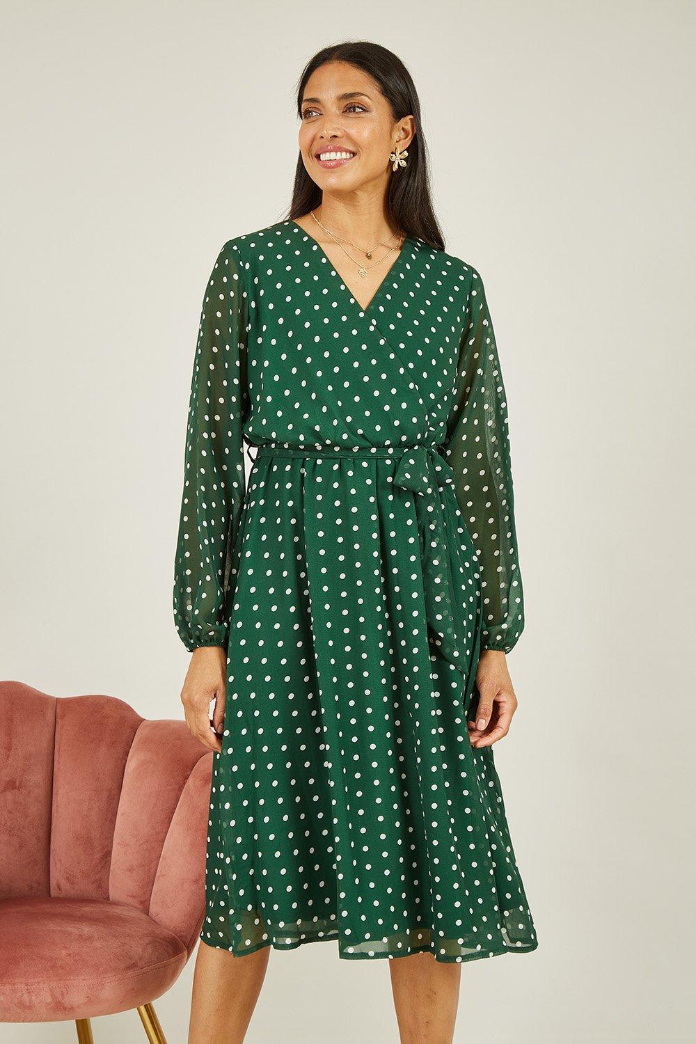 цена Зеленое платье миди с запахом и длинными рукавами в горошек Mela, зеленый