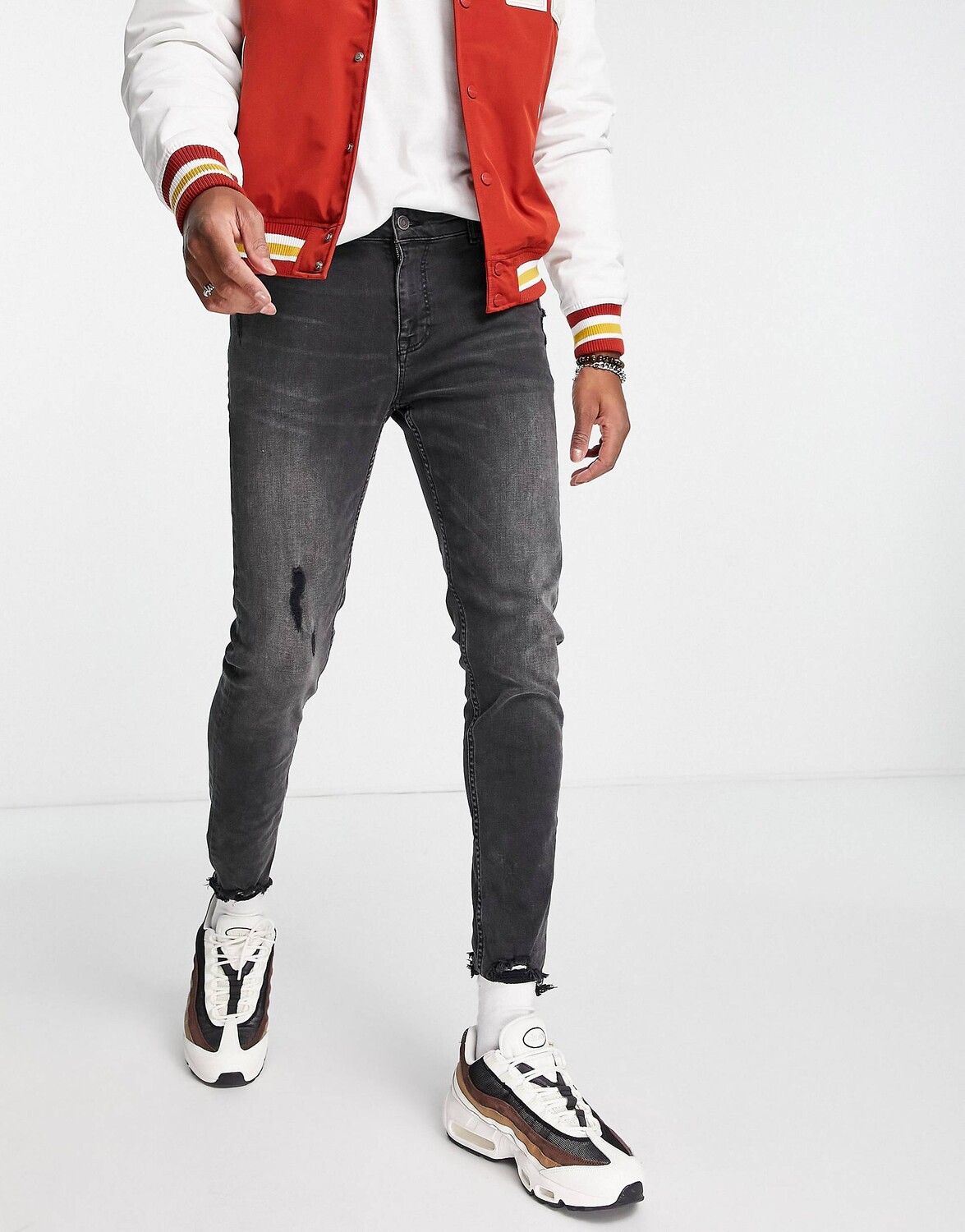 

Джинсы скинни с необработанным краем ASOS DESIGN, чёрный