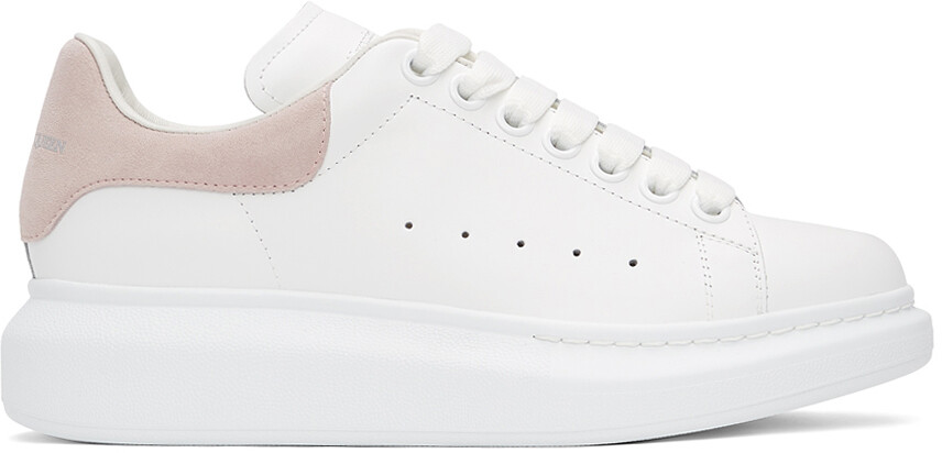

Бело-розовые массивные кроссовки Alexander McQueen