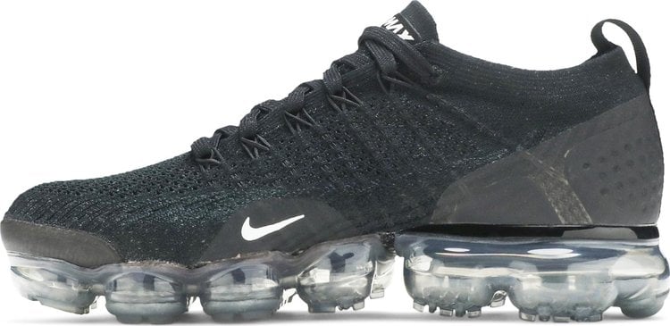 Nike air vapormax flyknit 2 hotsell black & white