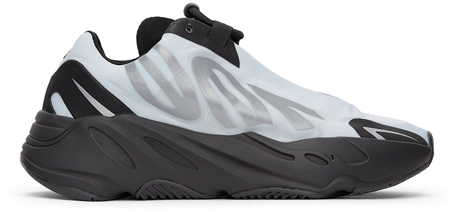 

Синие кроссовки Boost 700 YEEZY
