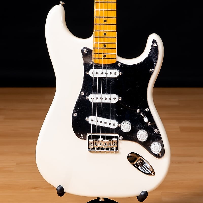 

Fender Nile Rodgers Hitmaker Stratocaster — олимпийский белый SN NR00579