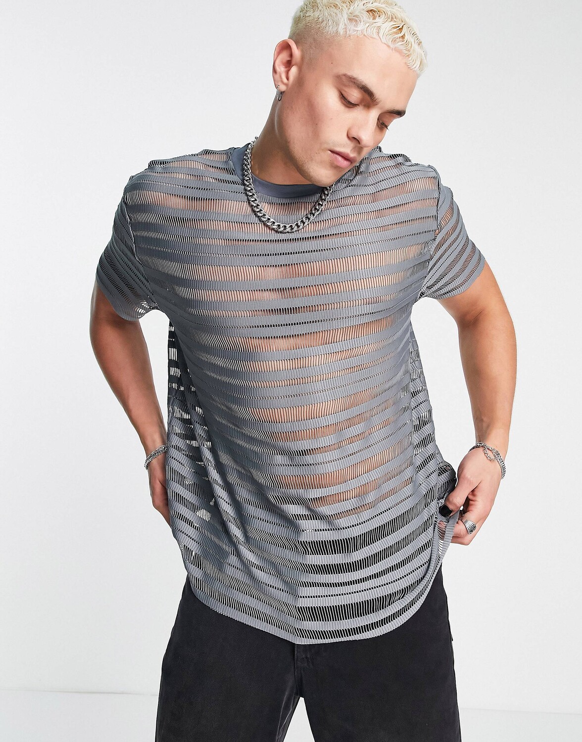 

Серая сетчатая футболка свободного кроя ASOS DESIGN с логотипом ASOS DESIGN