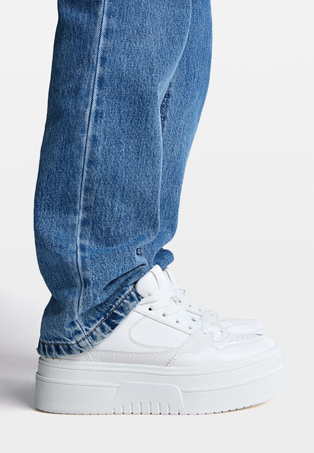 

Низкие кроссовки Casual Stradivarius, белый