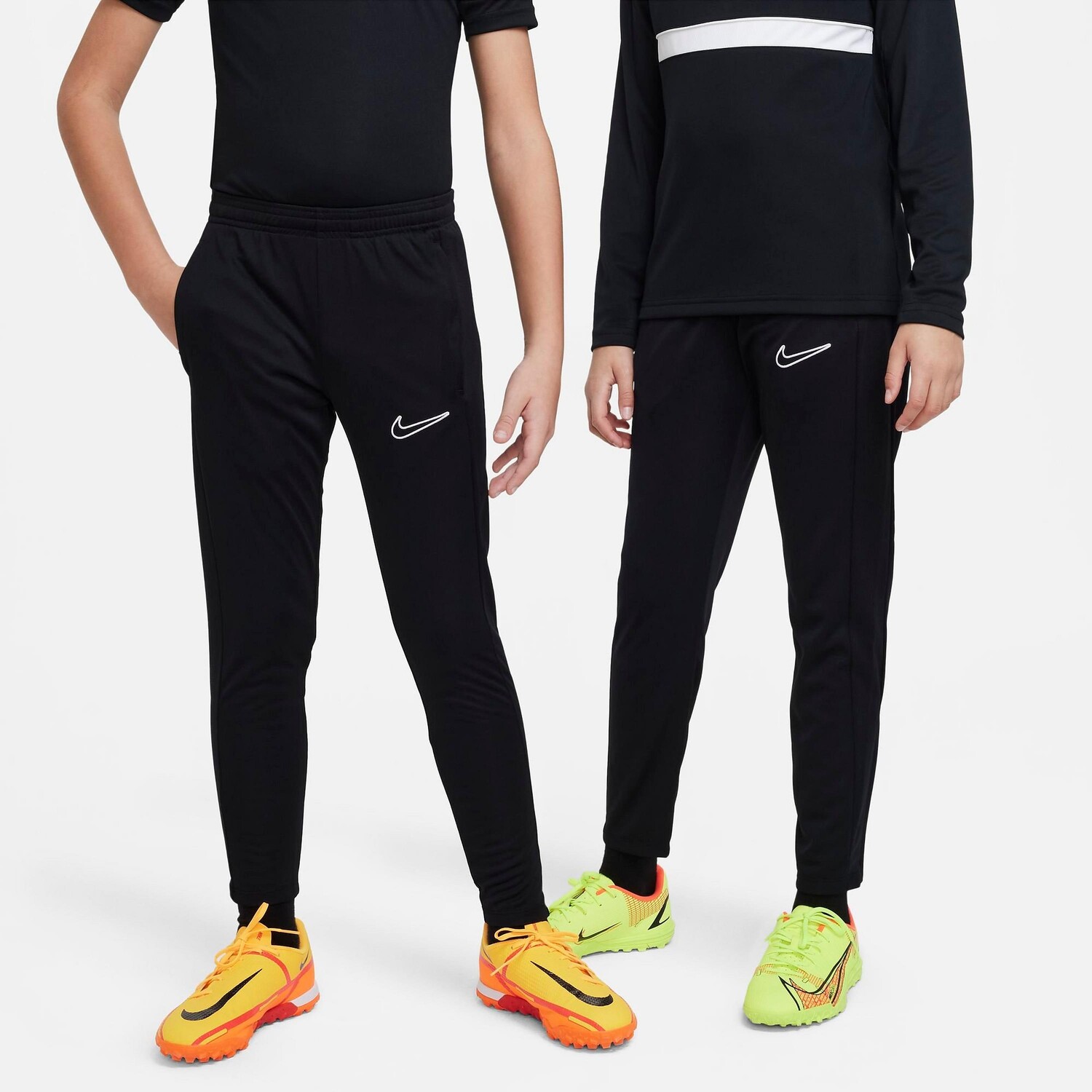 

Детские футбольные штаны Nike Dri-FIT Academy23, черный