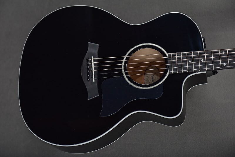 

214CE-ЧЕРНЫЙ DLX Taylor 214CE-BLK DLX