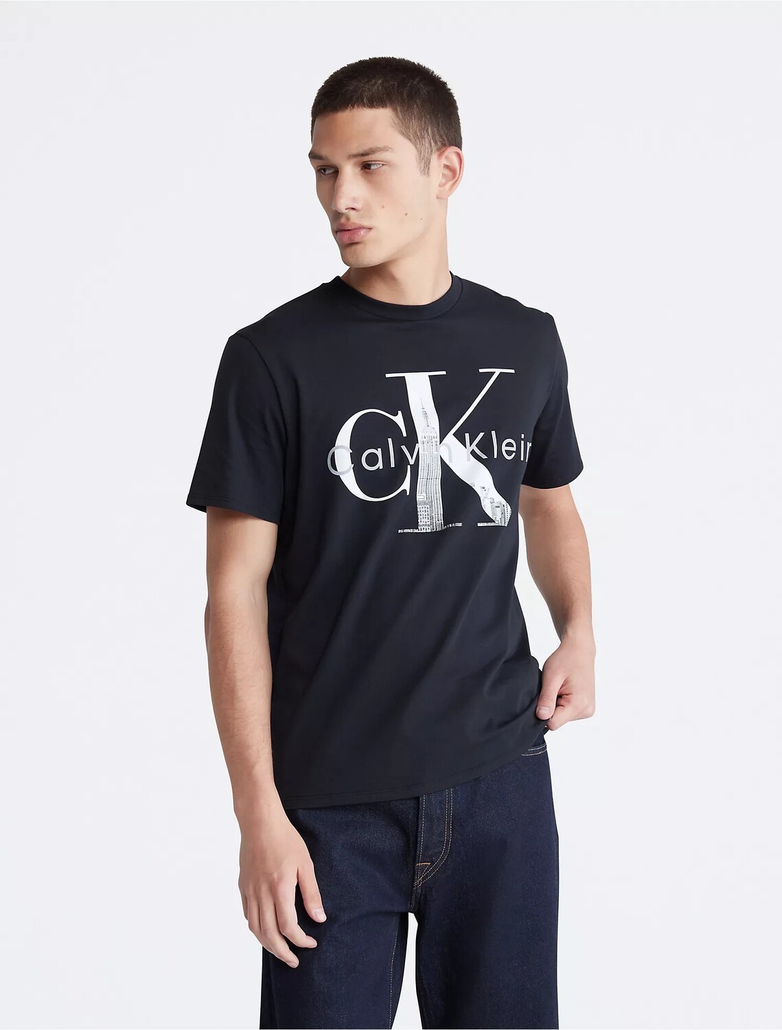 

Футболка Calvin Klein Cityscape Graphic Monogram Logo Crewneck, черный