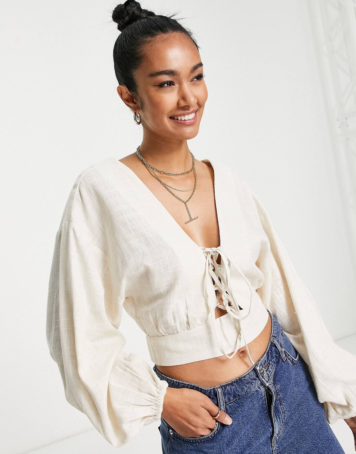 

Овсяный льняной топ со шнуровкой спереди и объемными рукавами ASOS DESIGN
