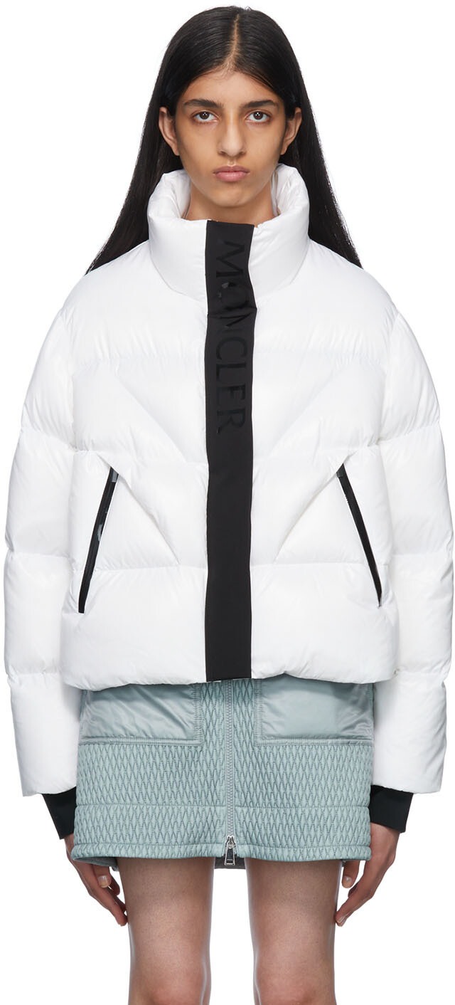 

Белый бордовый пуховик Moncler