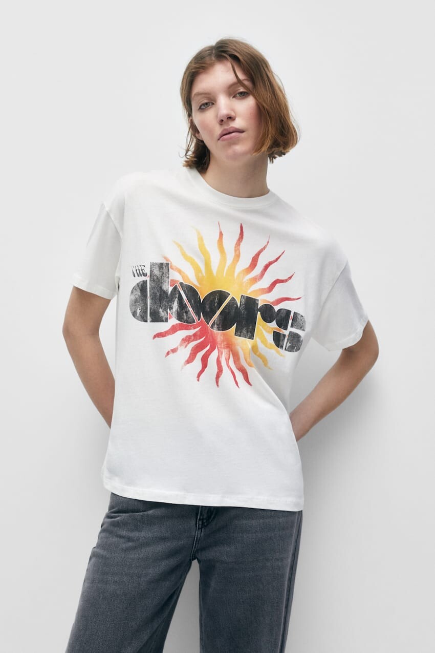 

Футболка "Дорз" Pull&Bear