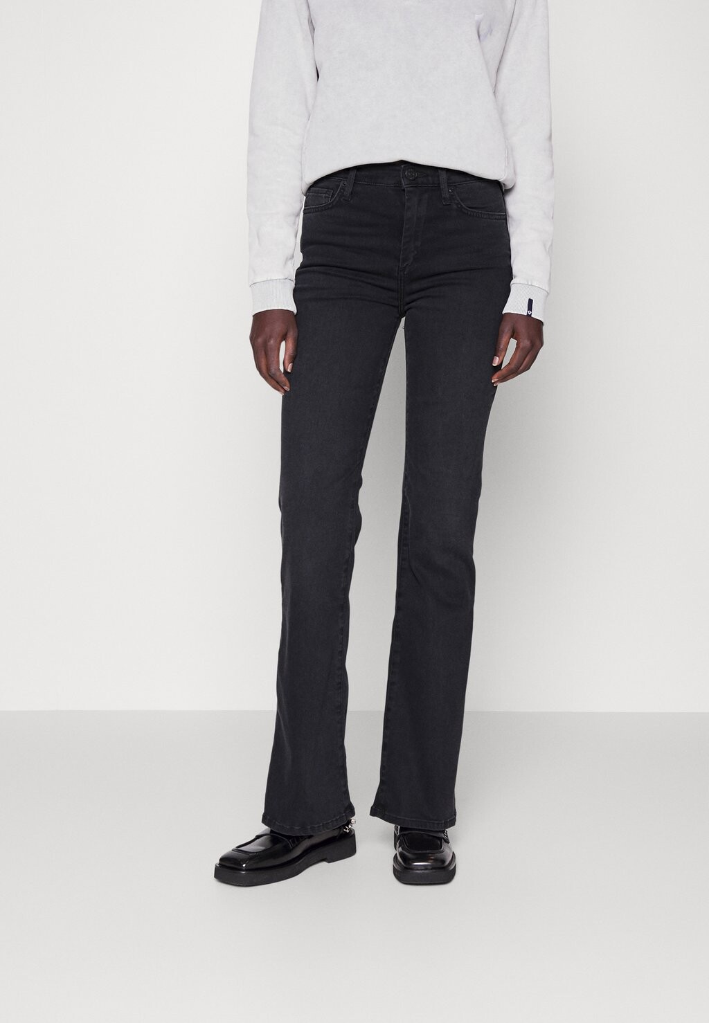 

Джинсы Bootcut True Religion