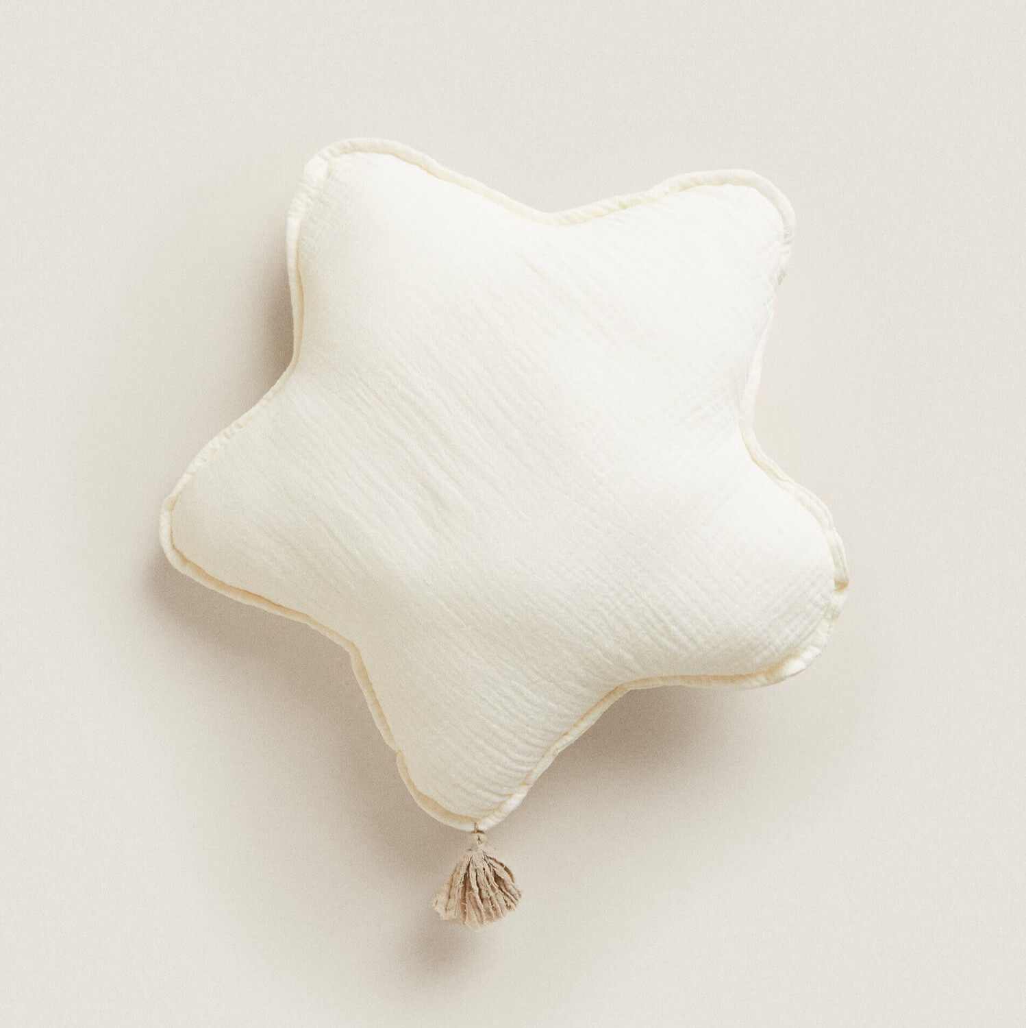 

Подушка Zara Home Muslin Star, ванильный