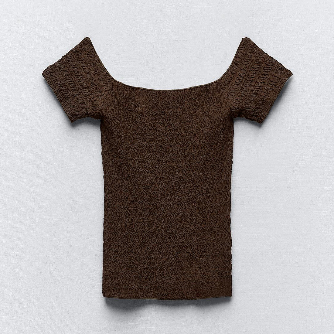 

Футболка Zara Voluminous Texture, коричневый