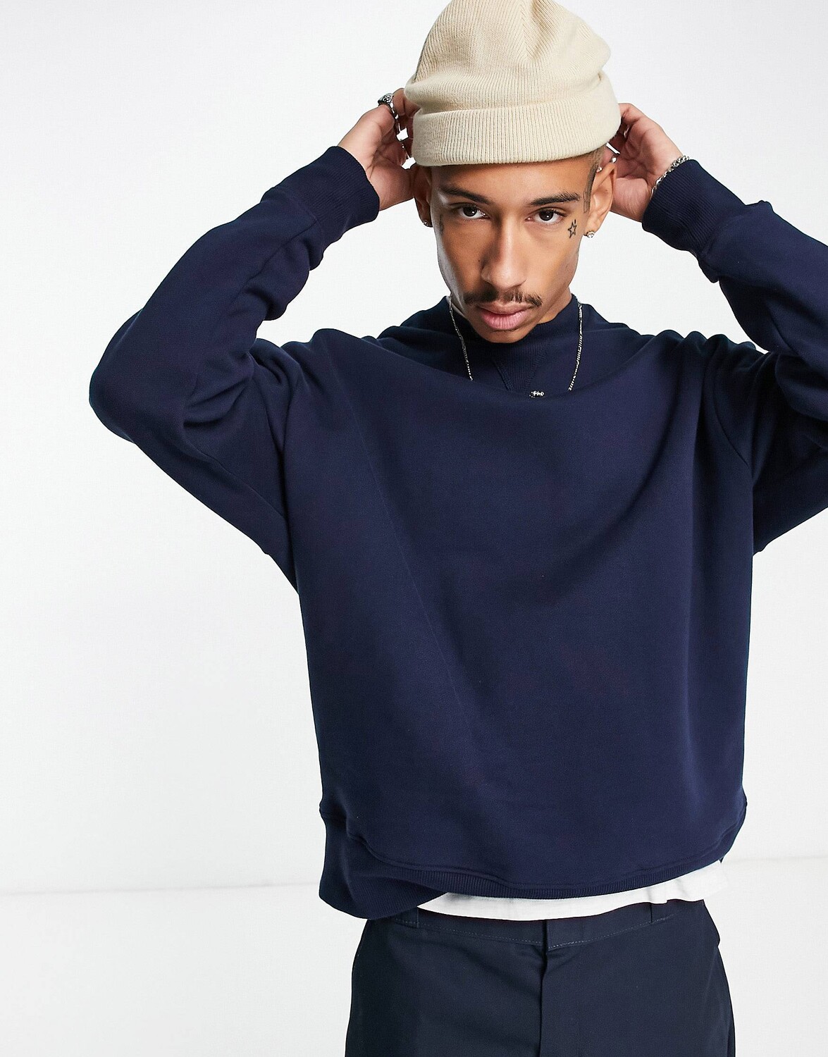 

Темно-синяя плотная толстовка оверсайз ASOS DESIGN