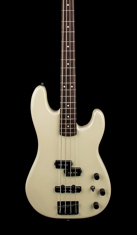 Бас-гитара Fender Duff McKagan Deluxe Precision Bass - White Pearl #00098 fender duff mckagan deluxe sign черный палисандр duff mckagan deluxe signature