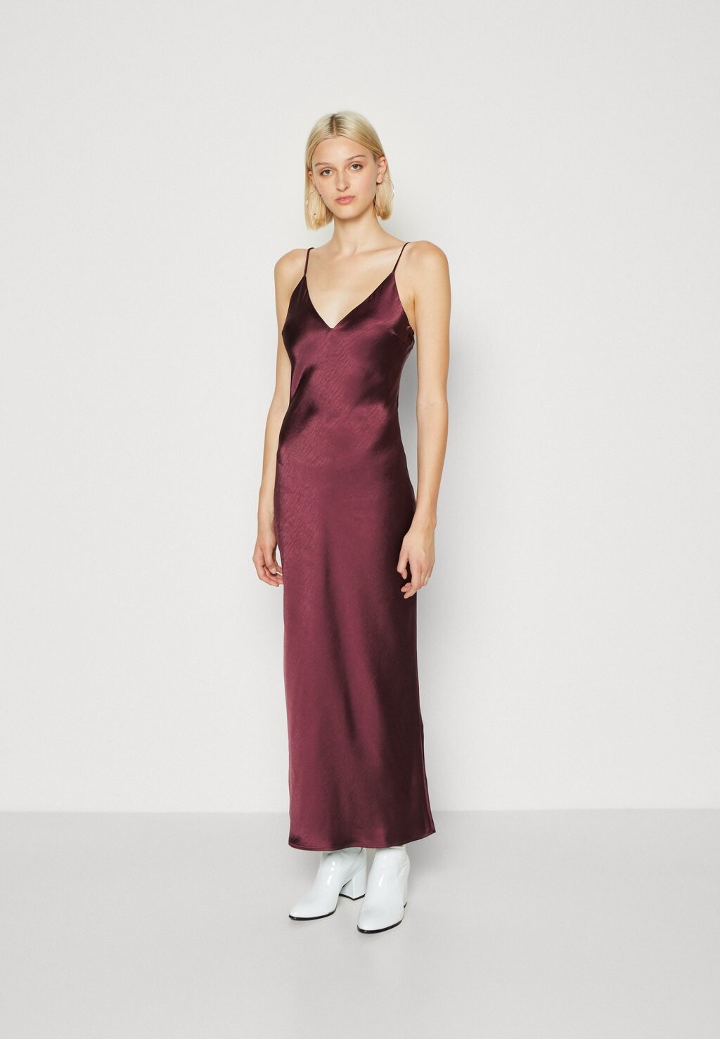 

Вечернее платье Maxi Dress Gina Tricot, цвет wine tasting