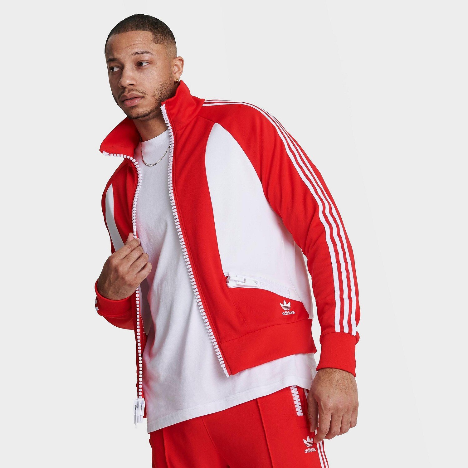 

Спортивная футболка adidas Originals x Jeremy Scott с большой молнией, красный