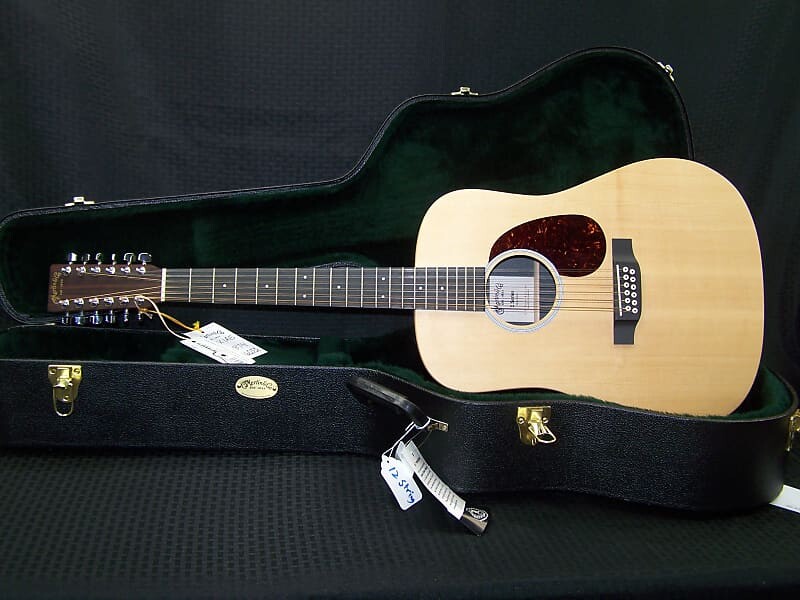 

Martin DX 12 1E с жестким чехлом 2019 г. DX 12 1E w/hard shell case