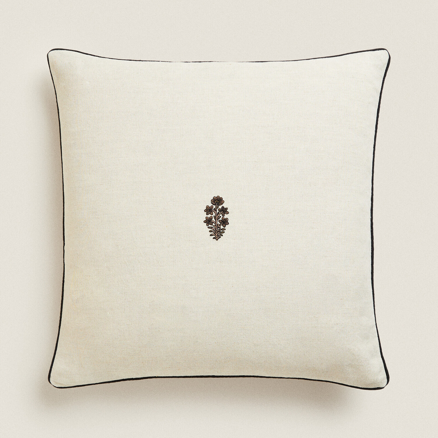 

Чехол для подушки Zara Home Embroidered, светло-бежевый