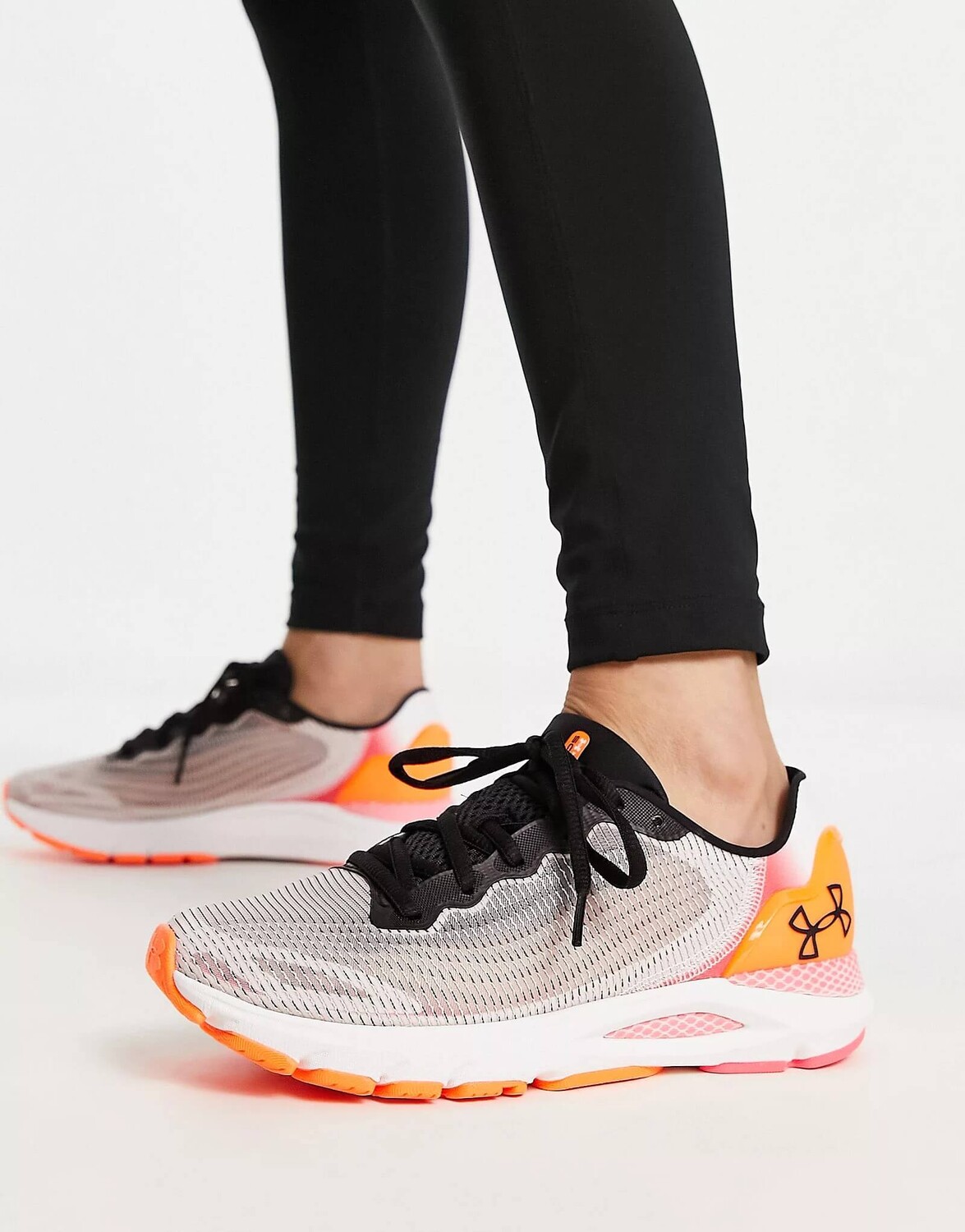 

Кроссовки Under Armour Running HOVR Sonic 6 BRZ, мультиколор