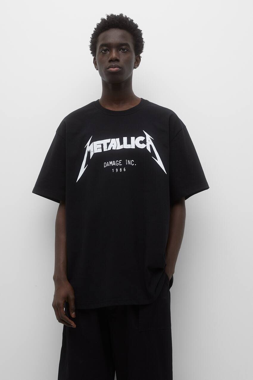 

Футболка Metallica с короткими рукавами Pull&Bear, черный