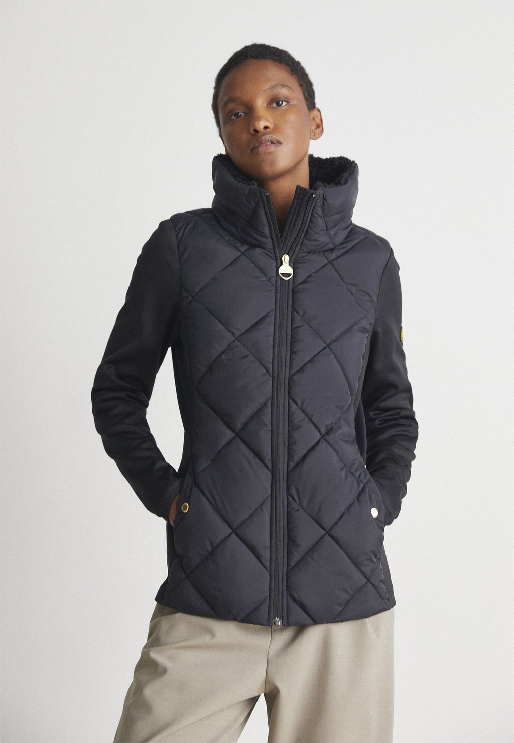 

Легкая куртка Barbour, черный