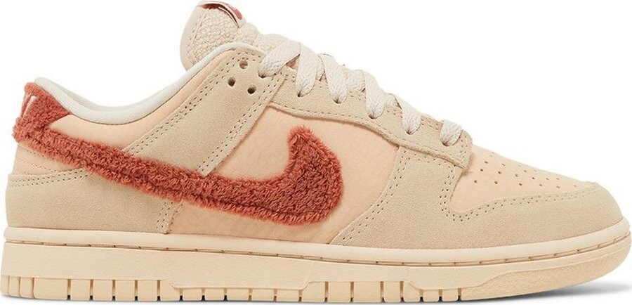 

Кроссовки Nike Wmns Dunk Low 'Terry Swoosh', розовый (Размер 35 RU)