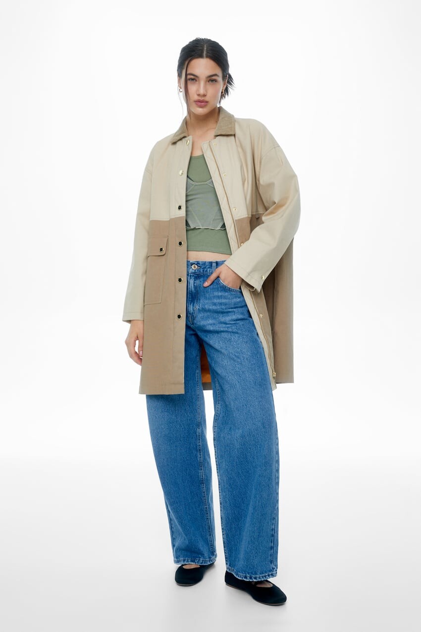 

Двухцветное вельветовое пальто с воротником Pull&Bear