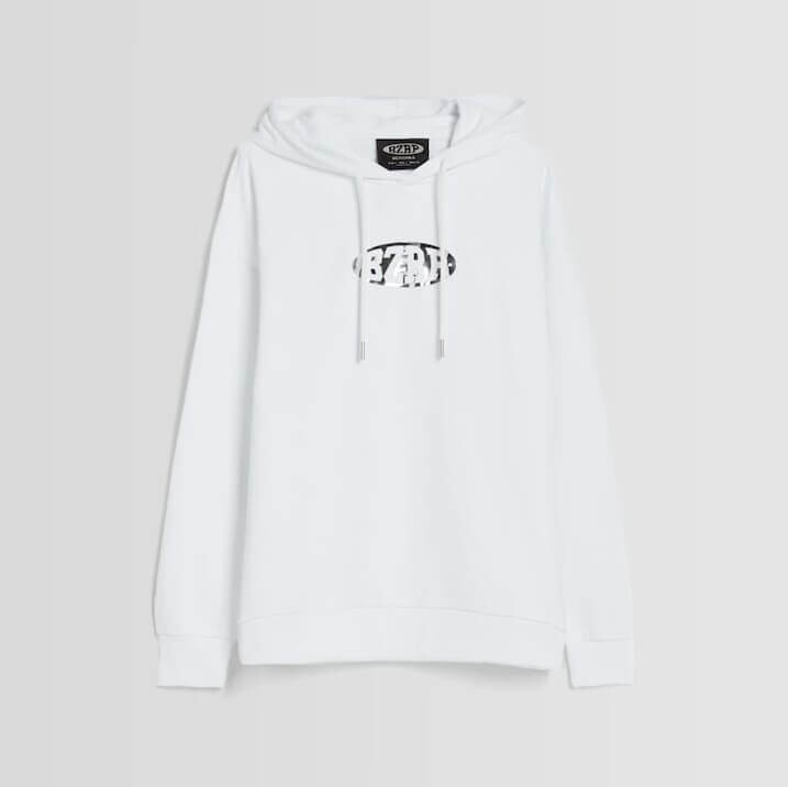 

Толстовка Bershka Ft. Bizarrap Print, белый