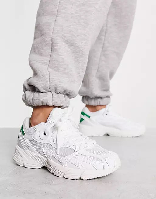 

Кроссовки Adidas Originals Astir, белый/зеленый