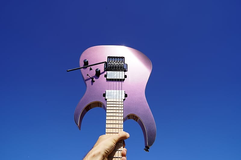 

Ibanez Prestige RG5120M PRT Polar Lights 6-струнная электрогитара с жестким футляром (2022)