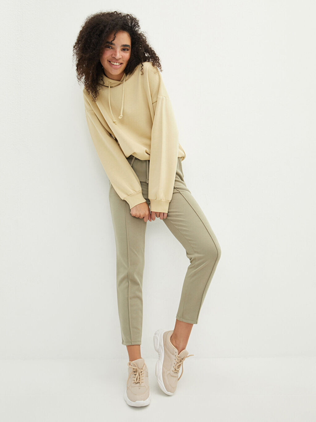 

Женские брюки с эластичной резинкой на талии LCW Casual