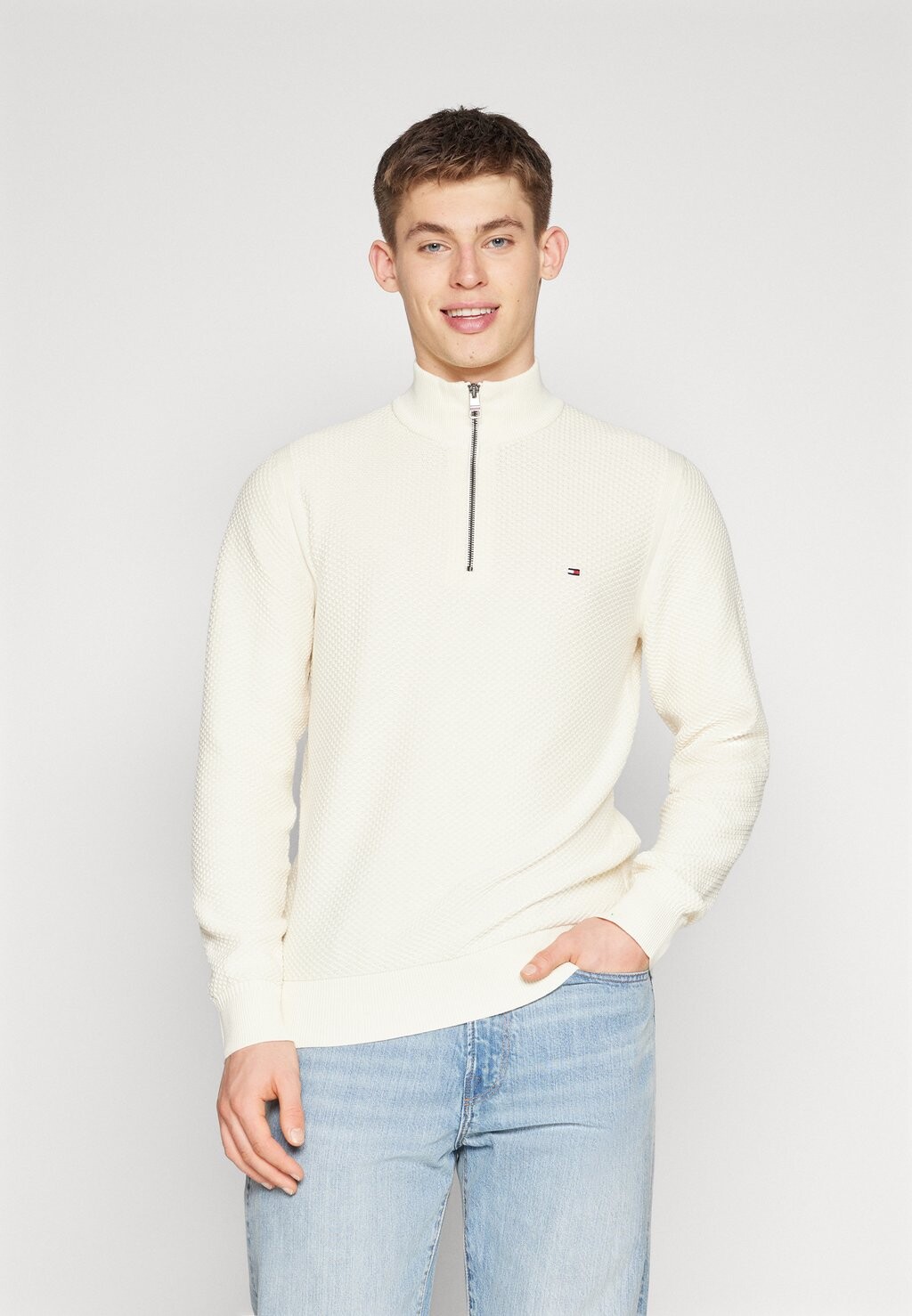 

Свитер Oval Structure Zip Mock Tommy Hilfiger, цвет calico