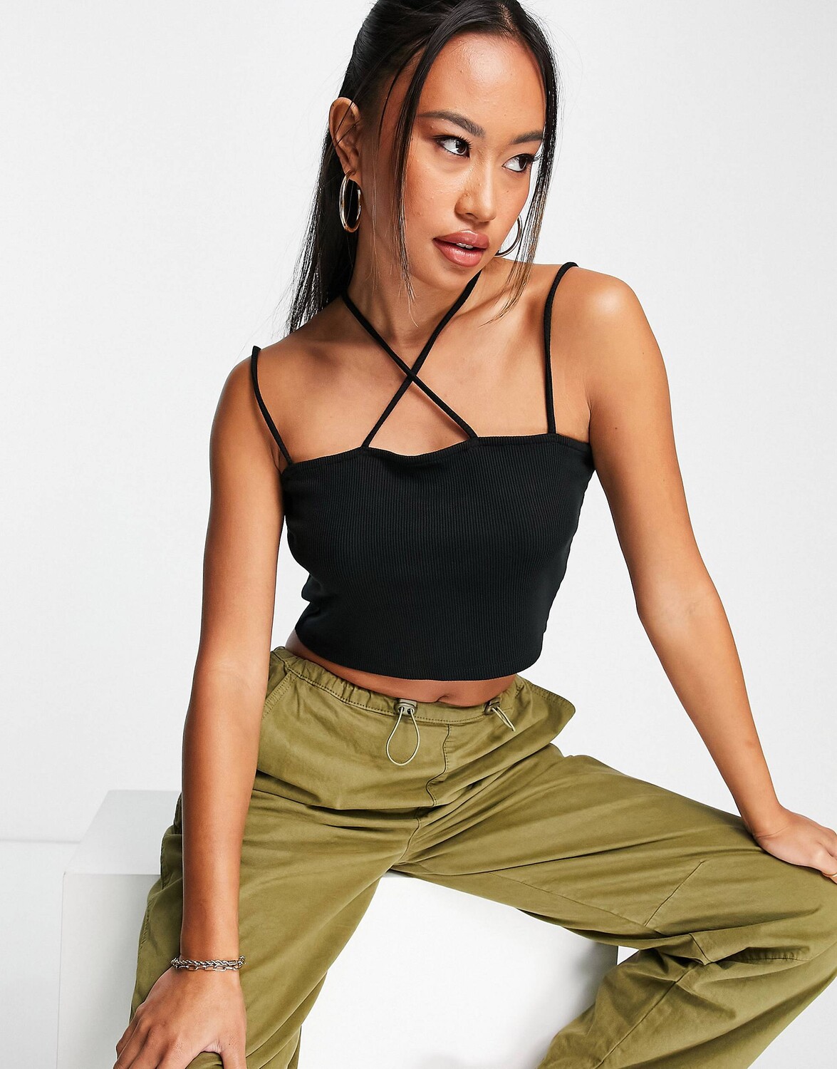 

Черный топ на бретелях с перекрестными бретельками Topshop Premium Basic