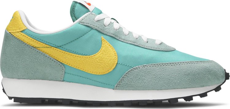 Nike on sale daybreak green