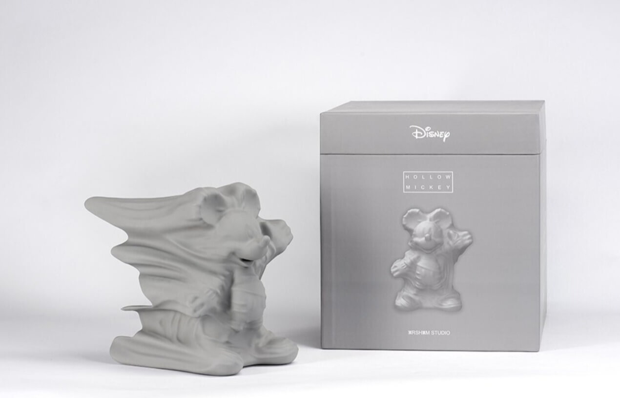 Фигурка Daniel Arsham x Disney x Apportfolio Hollow Mickey Figure, серый фигурка banpresto disney characters rapunzel
