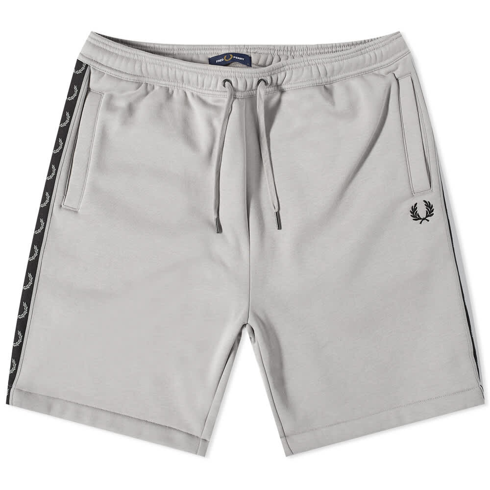 

Шорты Fred Perry Contrast Taped Short