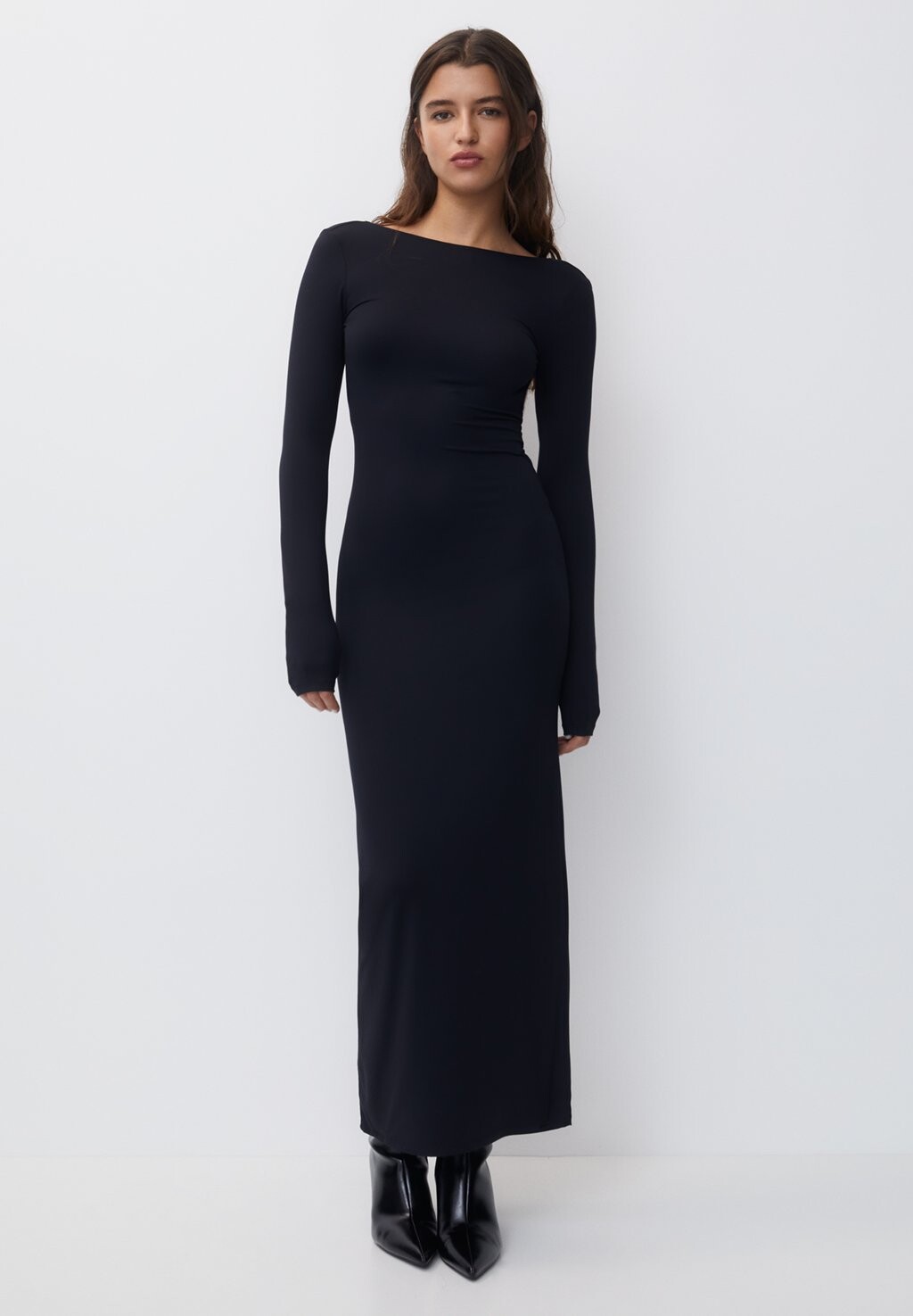 

Длинное платье Long PULL&BEAR, черный