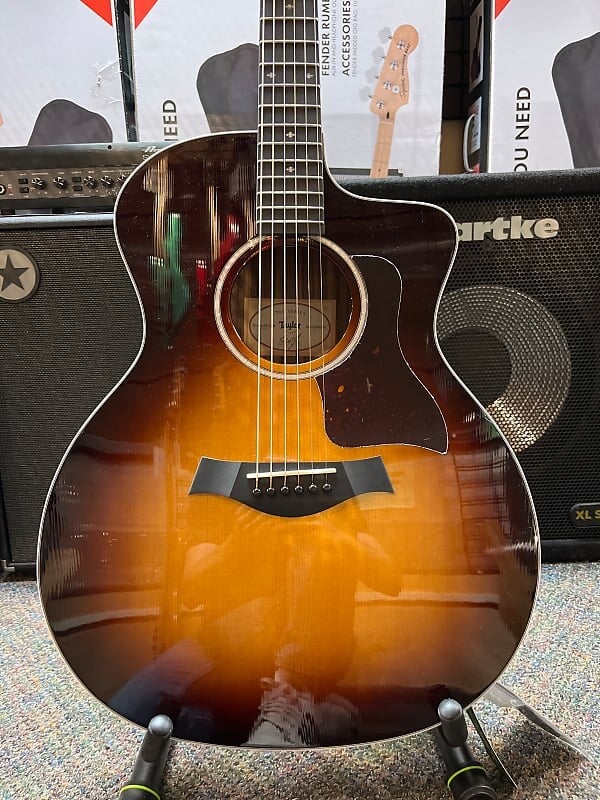 

Taylor 214ce SB-DLX Tobacco Sunburst с футляром