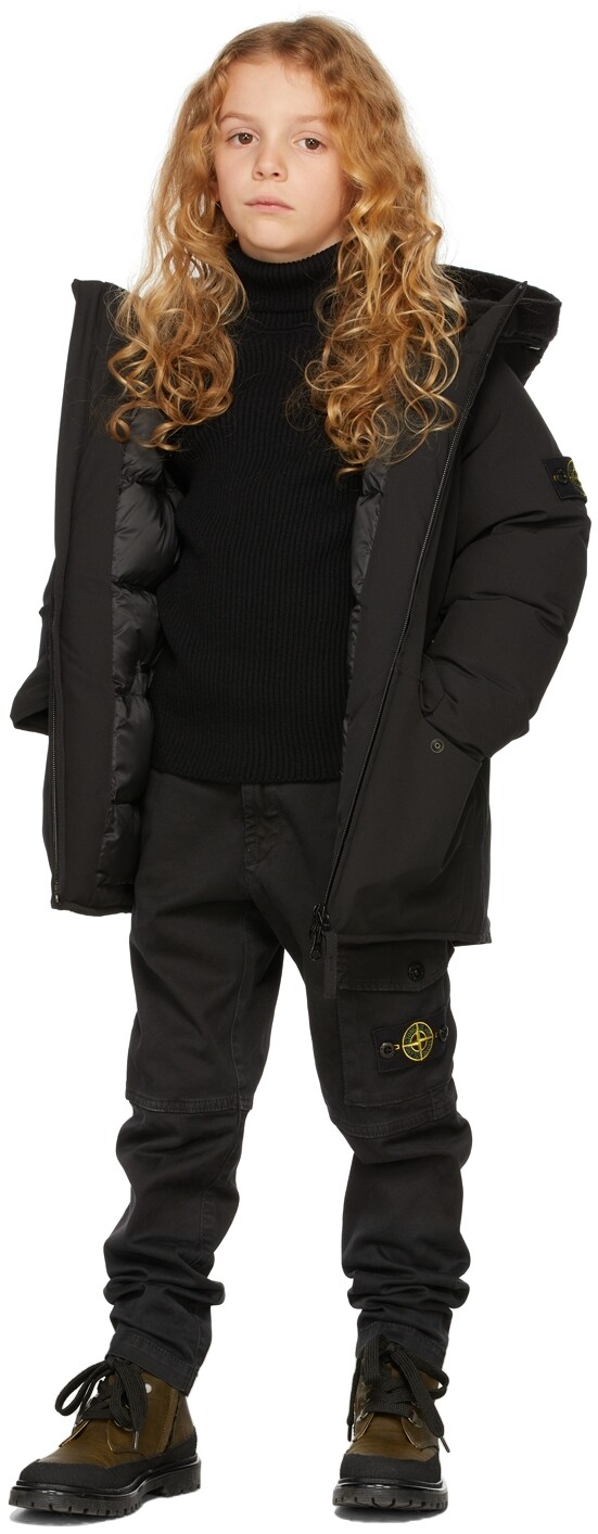 

Детская черная пуховая куртка с капюшоном Stone Island Junior