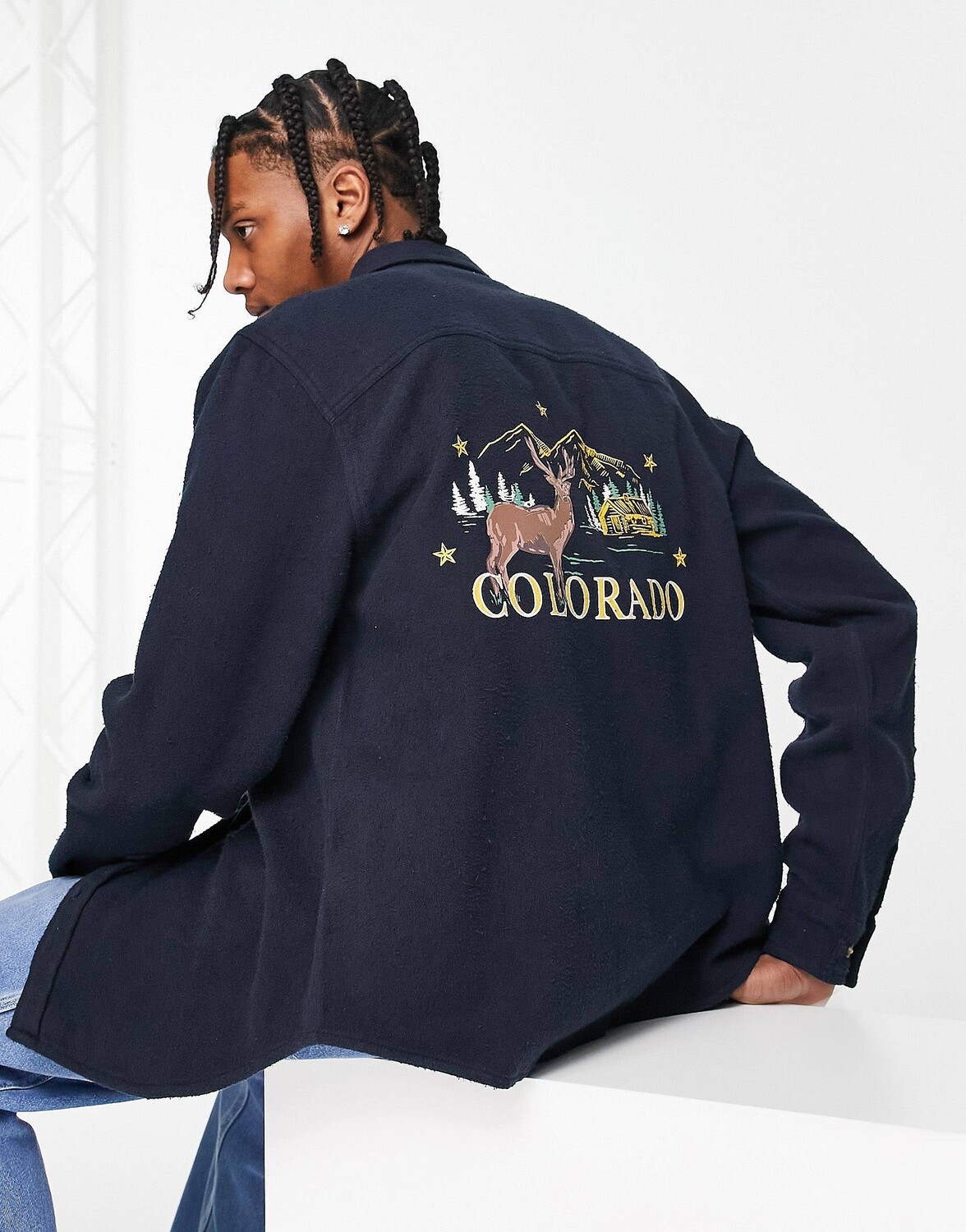 

Темно-синяя рубашка с принтом на спине ASOS DESIGN