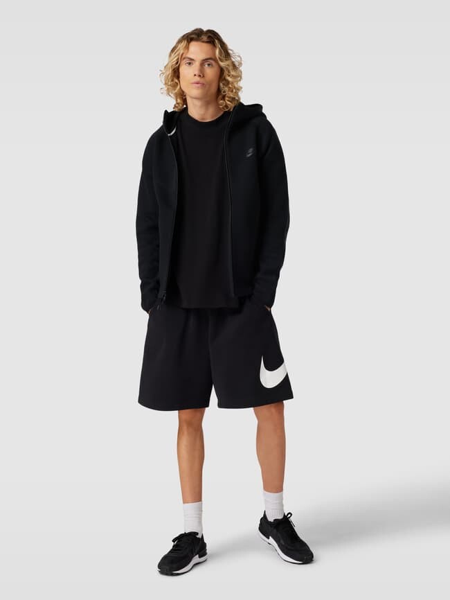 

Толстовка с этикеткой Nike, черный