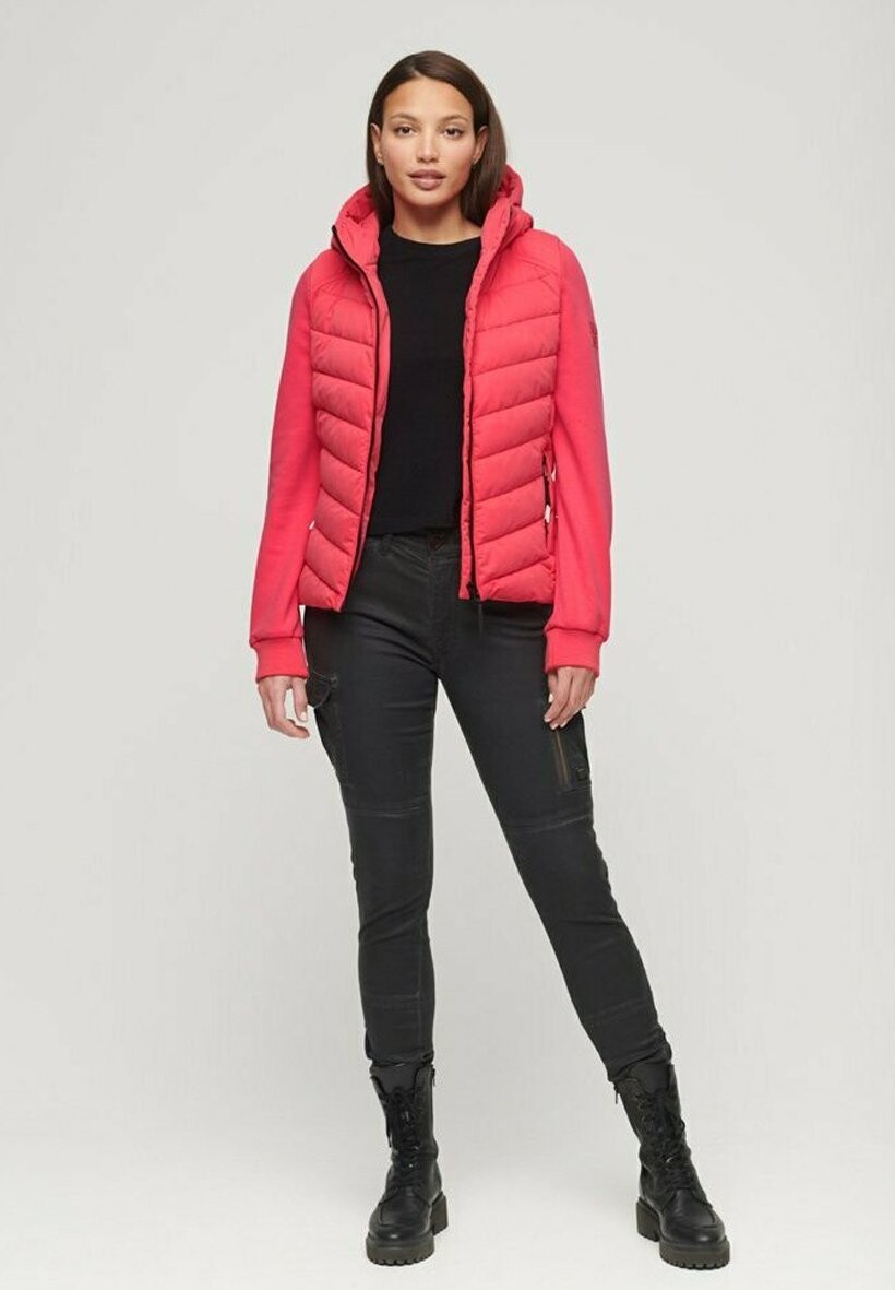 

Куртка Superdry HOODED STORM HYBRID PADDED, цвет active pink