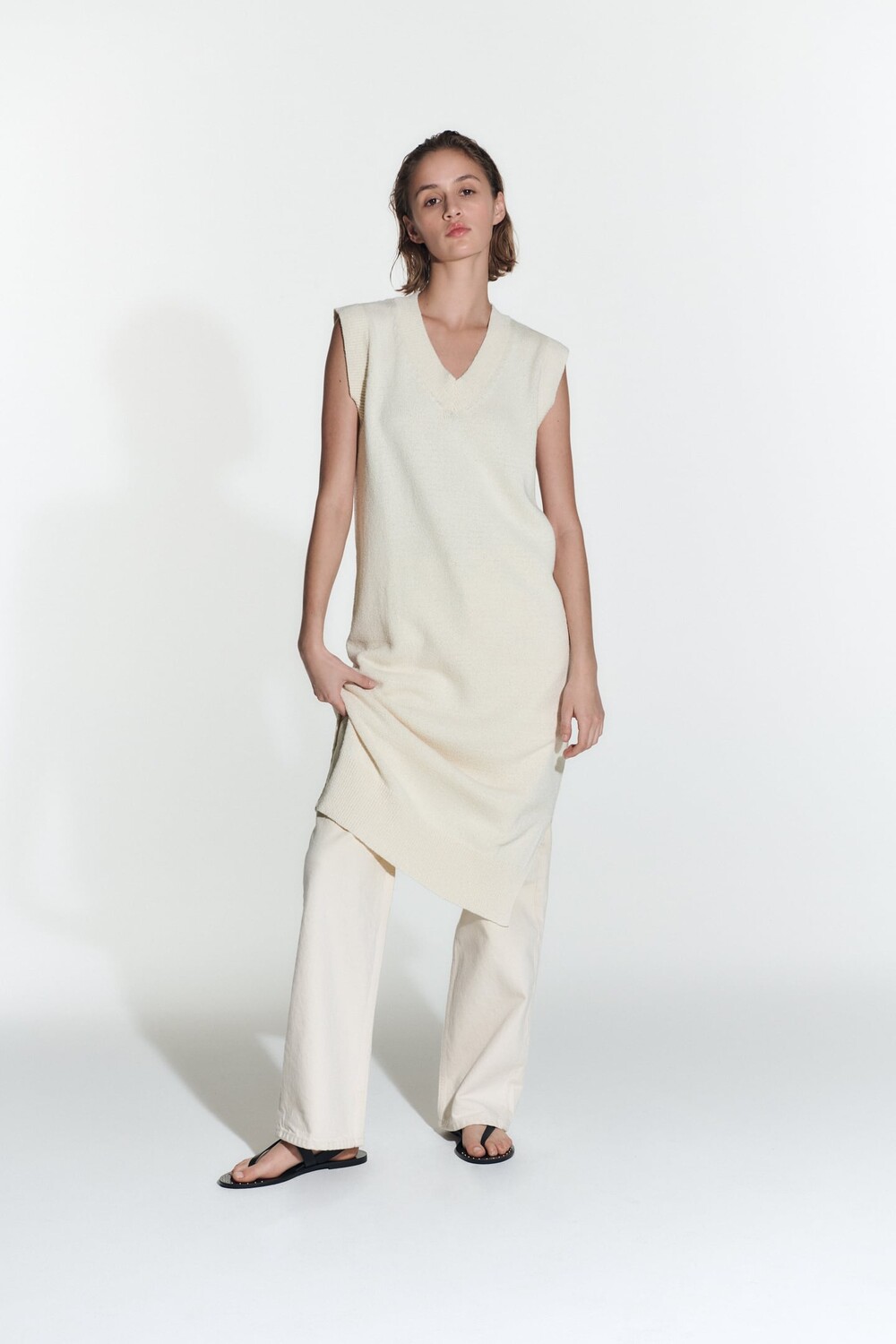 

Трикотажное платье миди ZARA, экру