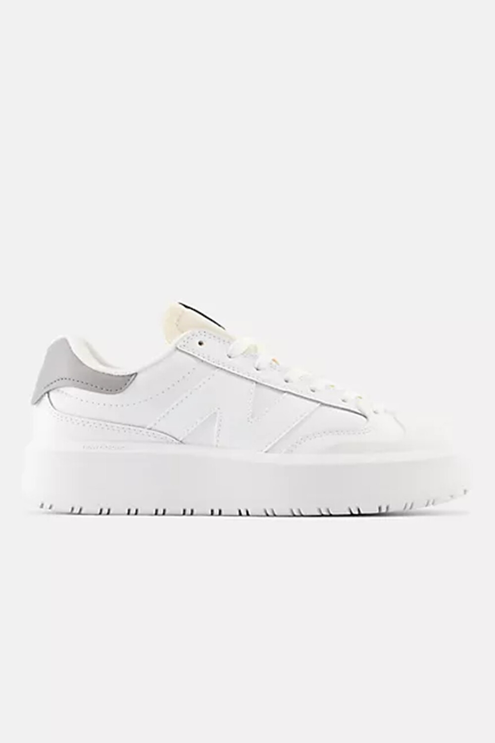 

Кроссовки - Белый - Плоские New Balance, белый
