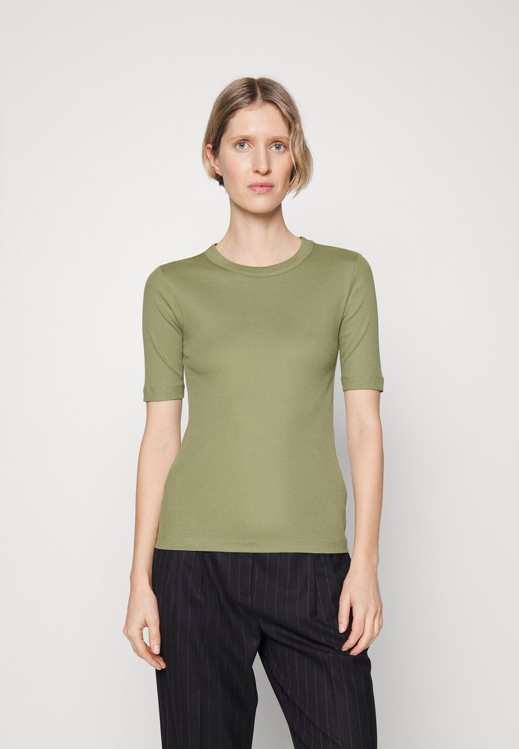 

Футболка Basic IVY OAK, Серый
