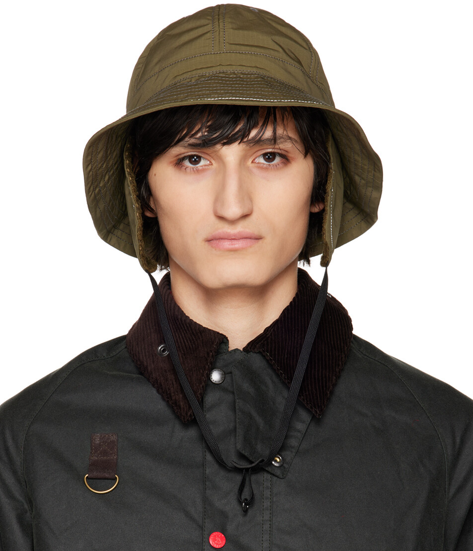 

Шапка-ведро с клапаном-ухом цвета хаки и блуждания Edition Barbour