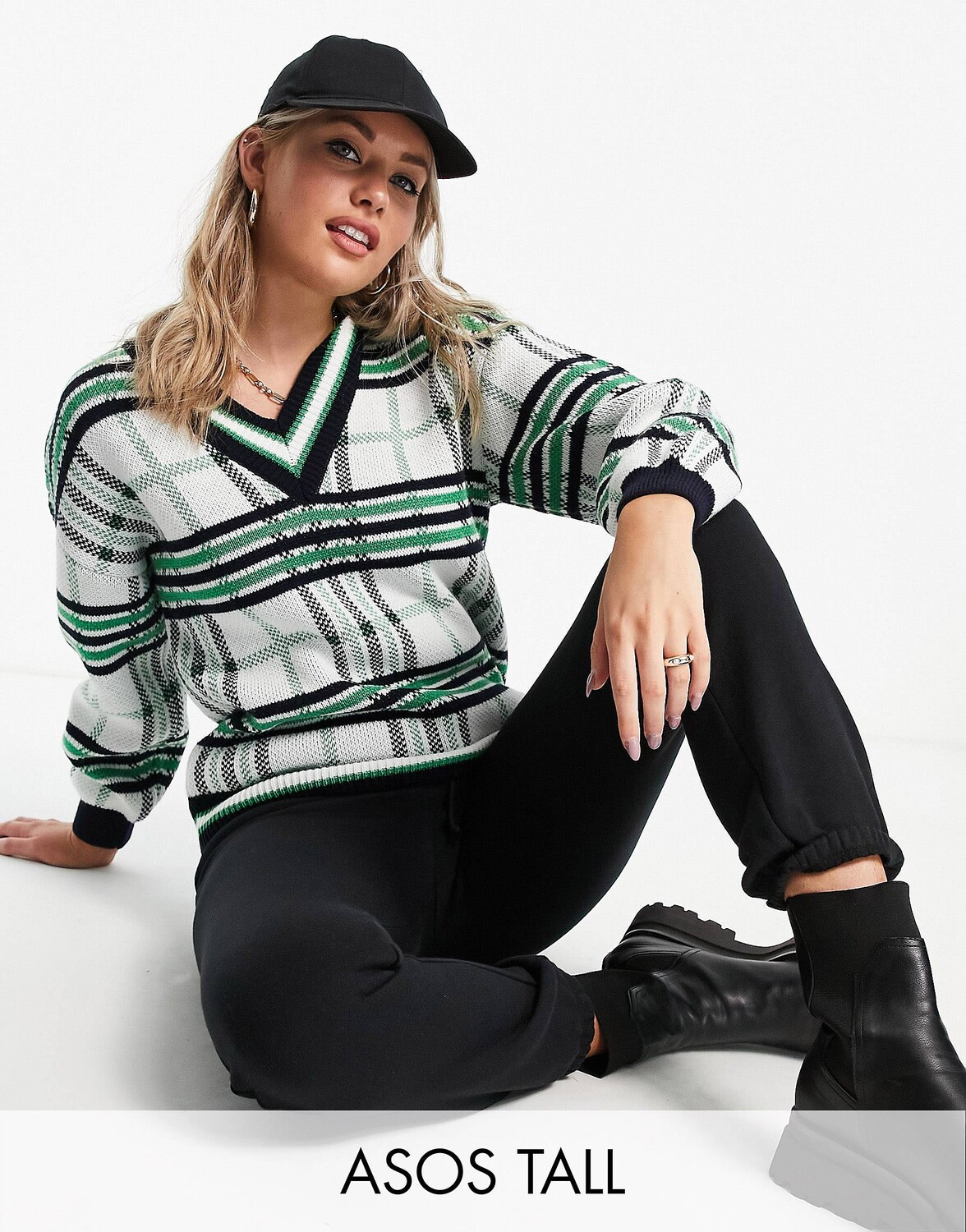 

Кремовый джемпер в клетку с v-образным вырезом ASOS DESIGN Tall