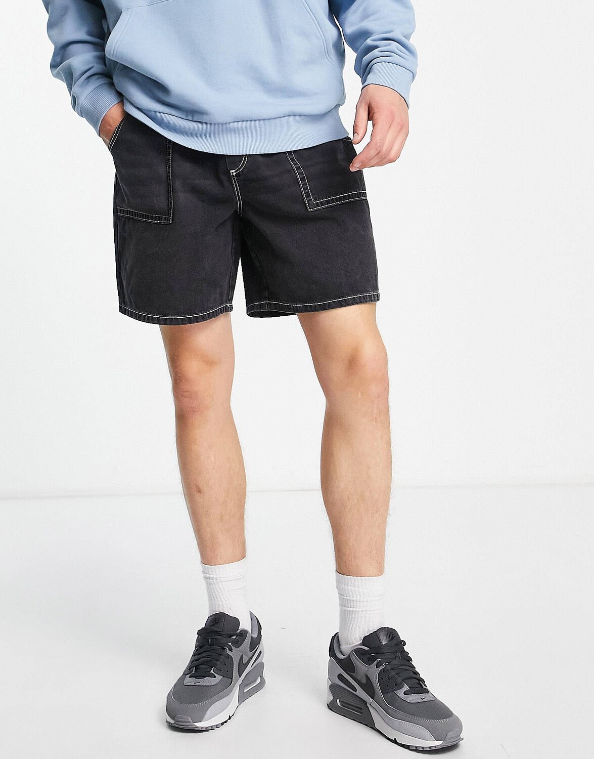 

Черные узкие джинсовые шорты с контрастной белой строчкой ASOS DESIGN